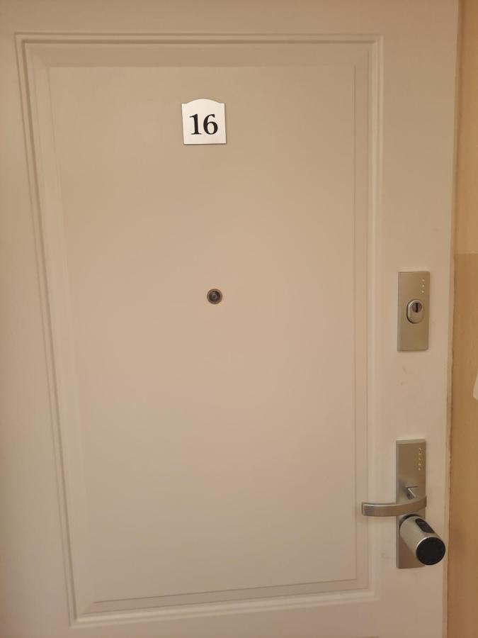 Apartament Zorzy Przy Instytucie Kardiologii Anin Apartment Warsaw Luaran gambar